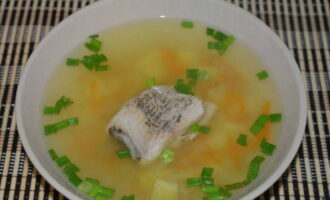 Zupa rybna szczupakowa – 8 przepisów na klasyczną zupę rybną w domu krok po kroku
