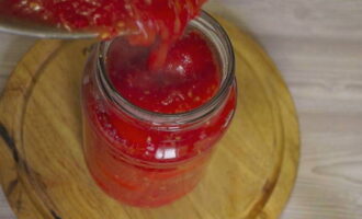 Pomidory we własnym soku bez sterylizacji na zimę - 8 przepisów, które polizasz palce