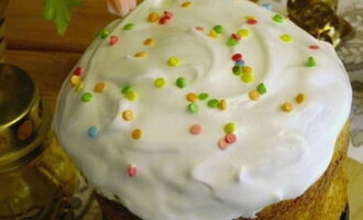 Lukier do ciasta wielkanocnego z białek i cukru - 6 przepisów na Wielkanoc z czynnościami krok po kroku