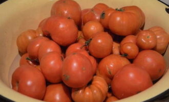 Ketchup pomidorowo-jabłkowy na zimę - 6 przepisów „Poliżesz palce” w domu