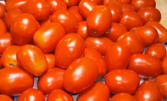 Słodkie marynowane pomidory na zimę - 10 pysznych przepisów krok po kroku
