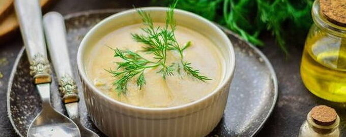 Kremowa zupa pieczarkowa ze śmietaną - 8 przepisów na zupę grzybową krok po kroku