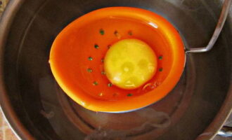Zupa Pokrzywowa - 8 Kroków z Jajkiem, Ziemniakami, Szczawem