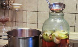 Kompot śliwkowo-jabłkowy na zimę - 5 przepisów na 3 litrowy słoik z działaniami krok po kroku