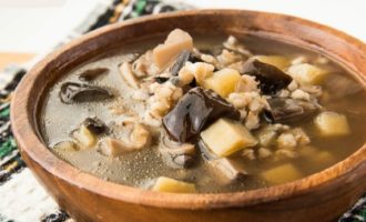 Zupa grzybowa z suszonych grzybów - 10 najsmaczniejszych przepisów krok po kroku