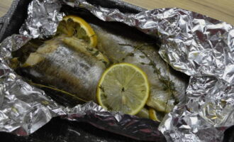 Terpug, pieczony w piekarniku - 6 przepisów, jak ugotować pysznie tarnik rybny w folii, z ziemniakami, cały