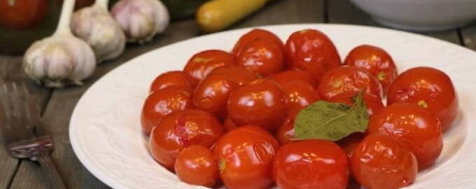 Pomidory na zimę z octem - 10 przepisów na marynowane pomidory krok po kroku