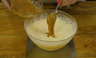 Ciasto Esterhazy - klasyczny domowy przepis z działaniami krok po kroku