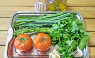 Lekko solone pomidory z czosnkiem i ziołami instant - 7 przepisów krok po kroku