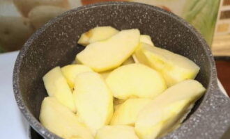 Dżem jabłkowy w domu na zimę - 10 prostych przepisów z działaniami krok po kroku