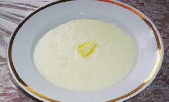 Kasza manna z mlekiem - 10 przepisów w proporcjach na 1 litr, na 2 porcje