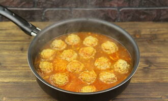 Pulpety w sosie pomidorowym - 10 przepisów krok po kroku z
