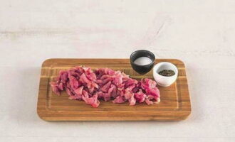 Pork beef stroganow - 10 klasycznych przepisów na wołowinę stroganow krok po kroku