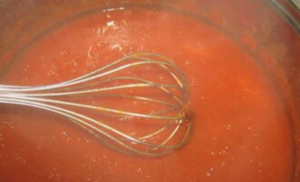 Ketchup pomidorowy „Liż palce” na zimę - 7 przepisów w domu z działaniami krok po kroku