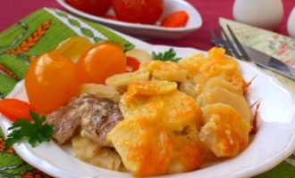 Francuskie mięso z ziemniakami w piekarniku - 9 przepisów krok po kroku