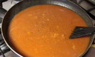 Pulpety w piekarniku - 8 przepisów z sosem, pomidorem, sosem śmietanowym krok po kroku
