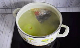 Zupa z czerwonej ryby - 10 przepisów na klasyczną zupę rybną w domu krok po kroku