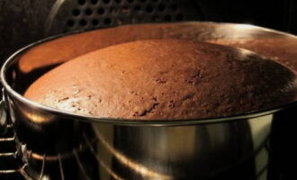 Ciasto „Czarny Książę” - 7 przepisów z kefirem, kwaśną śmietaną krok po kroku