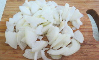 Gulasz warzywny z bakłażanem i cukinią - 8 przepisów krok po kroku