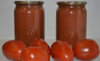 Sok pomidorowy w domu na zimę - 10 przepisów krok po kroku