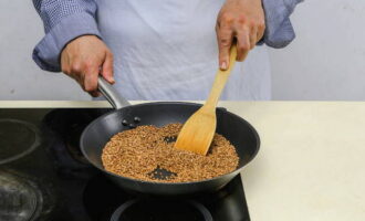 Jak gotować kaszę gryczaną - 10 przepisów na kruchą owsiankę w wodzie w rondlu, powolna kuchenka