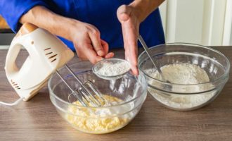 Kruche ciasteczka - 10 prostych i pysznych przepisów w domu krok po kroku