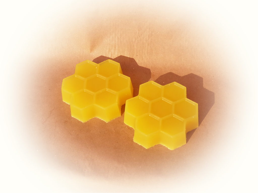 Co to jest wosk pszczeli: zastosowanie w leczeniu chorób