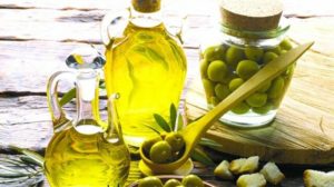 Oliwa z oliwek. Jak odróżnić naturalny od fałszywego?
