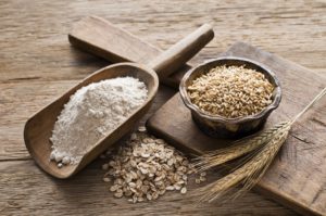 Mąka owsiana: korzyści i szkody, zawartość kalorii, skład, recenzje