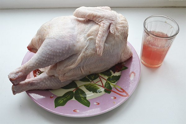 Czy można gotować mrożonego kurczaka bez rozmrażania?