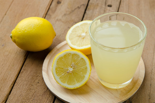Korzyści i szkody płynące z soku z cytryny