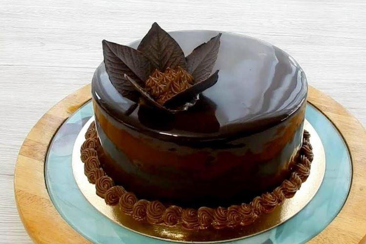 Miodowo-czekoladowy lukier na ciasto