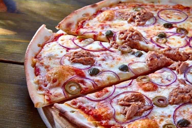 Nadzienie do pizzy z tuńczykiem, pomidorami i mozzarellą