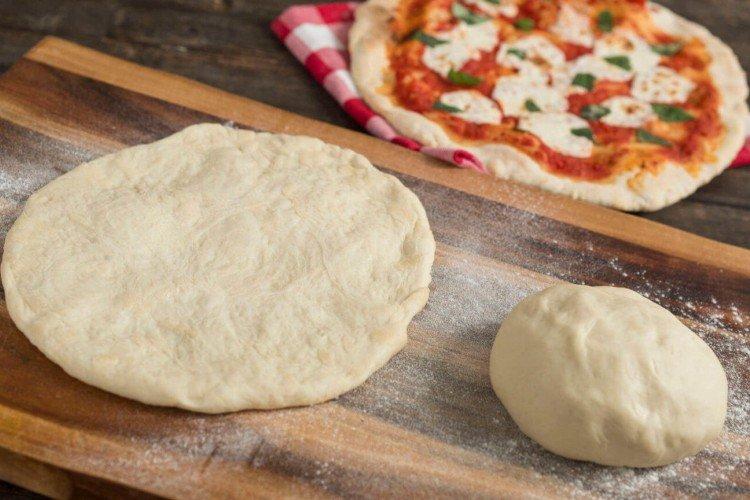  Ciasto do pizzy bez drożdży w mleku - przepisy kulinarne